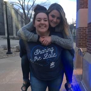 Meet your Posher, Andrea